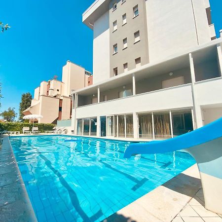 Noha Suite Hotel Riccione Zewnętrze zdjęcie