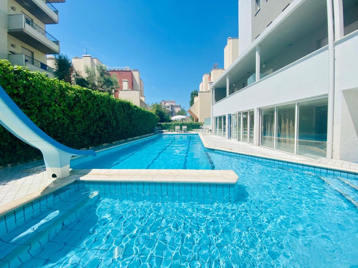 Noha Suite Hotel Riccione Zewnętrze zdjęcie