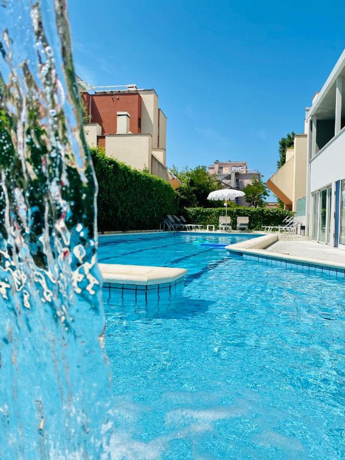 Noha Suite Hotel Riccione Zewnętrze zdjęcie