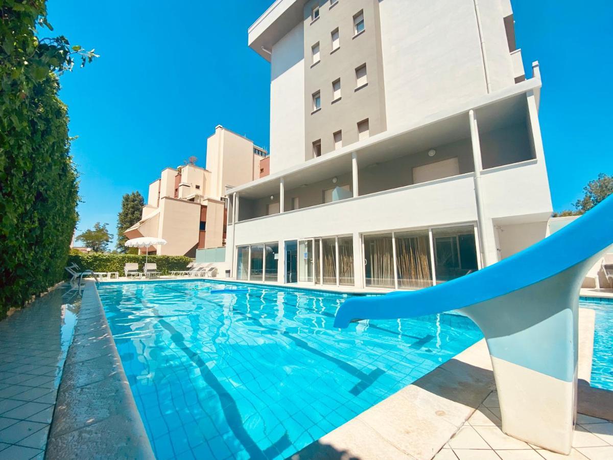 Noha Suite Hotel Riccione Zewnętrze zdjęcie