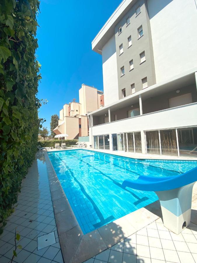 Noha Suite Hotel Riccione Zewnętrze zdjęcie