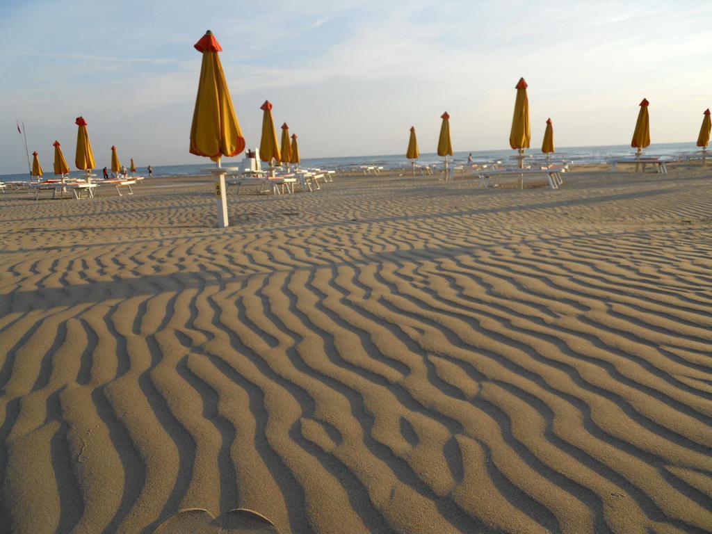Noha Suite Hotel Riccione Zewnętrze zdjęcie