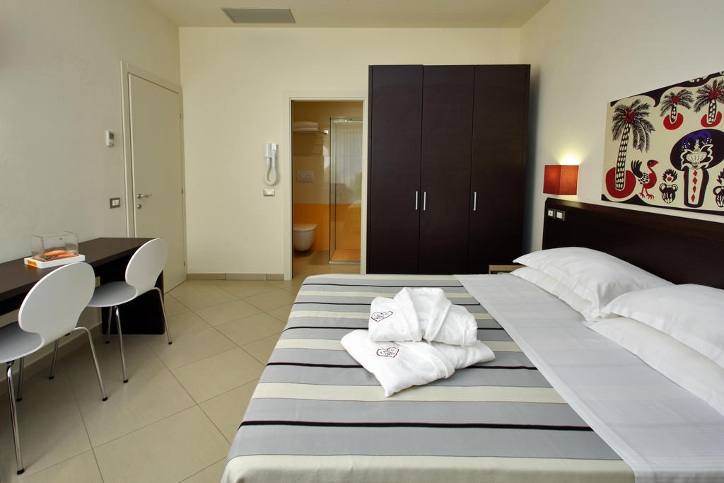 Noha Suite Hotel Riccione Zewnętrze zdjęcie